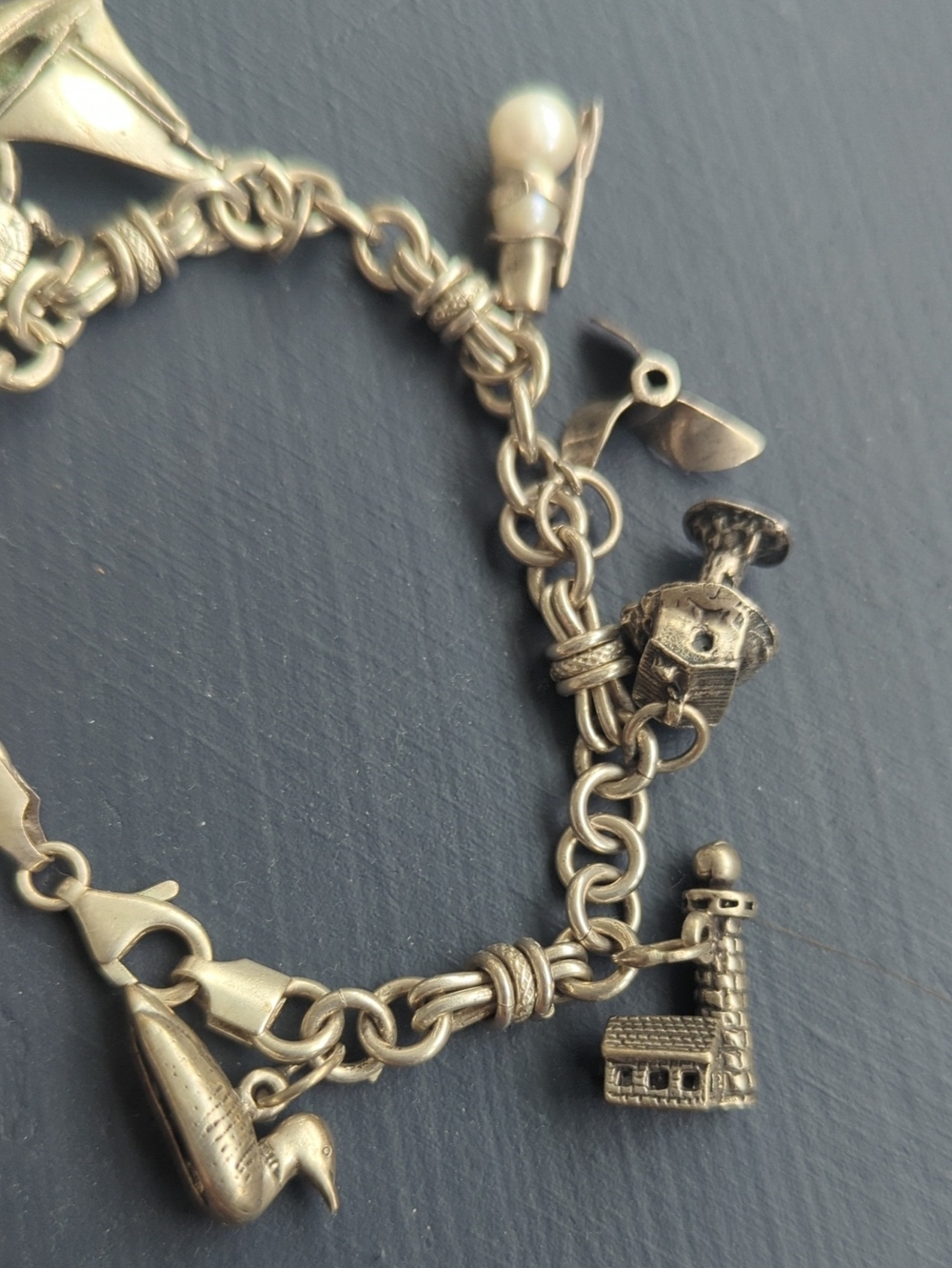 1970s Vintage Sterling Silver Charm Bracelet - Picture 4 of 7